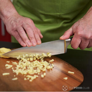 измельчаем имбирь