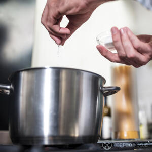 Добавить соль