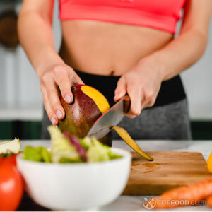 чистим манго