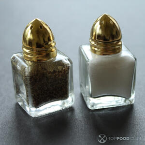 Добавить соль и перец