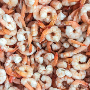 Добавляем креветки.