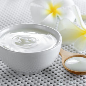 Добавить йогурт