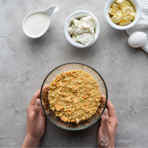 Измельчить печенье