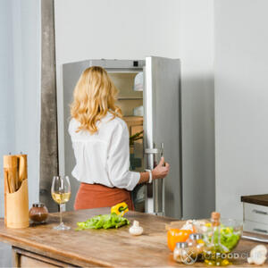 Убрать в холодильник