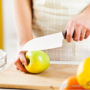 Нарезать яблоки