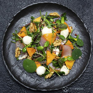 Мешать салат