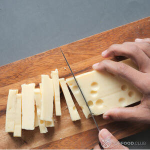 нарезаем сыр