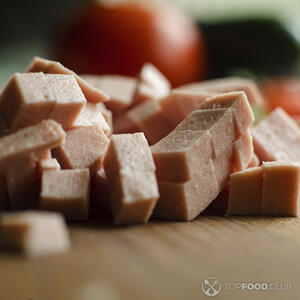 режем колбасу