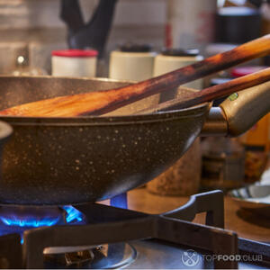 Жарим овощи.