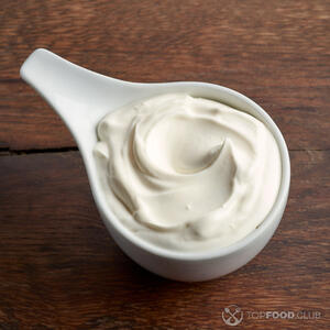 Добавить сметану