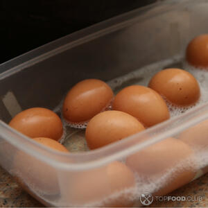 Помыть яйца