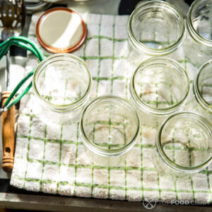 Стерилизовать банки