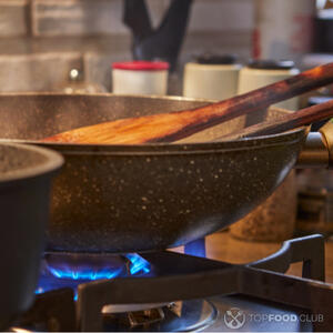 Лук жариться