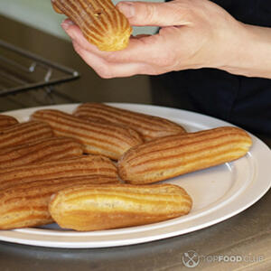 начиняем эклеры