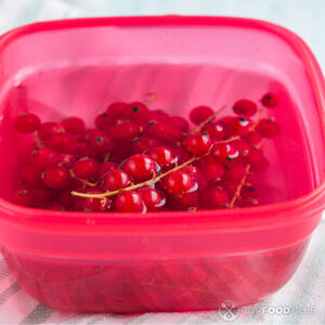 Промыть смородину