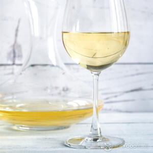 Добавить вино