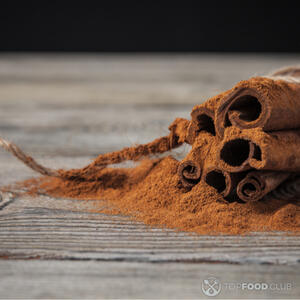 Добавить корицу