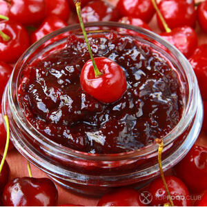 Разливаем варенье по банкам