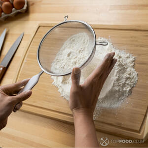 Просеять муку