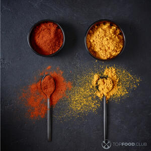 Добавить паприку и куркуму