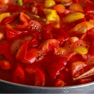 Добавить перец к томатам