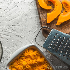 Натереть тыкву