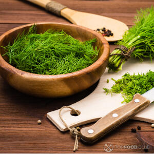 Посыпать зеленью