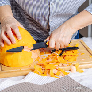 Чистить тыкву