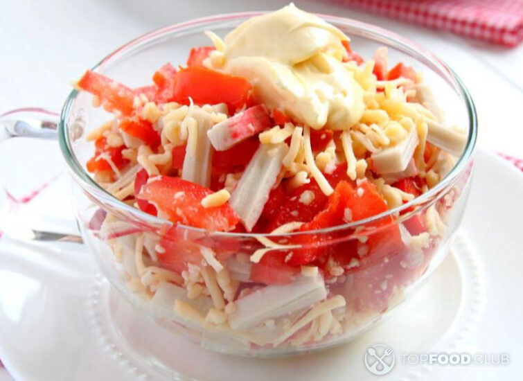 2024-12-17-oash2m-crab-salad-with-tomatoes-peppers-and-cheese-2023-11-27-05-00-37-utc