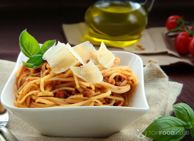 2024-12-26-2suifp-italian-traditional-pasta-with-tomatoes-and-parmes-2024-04-30-17-17-38-utc