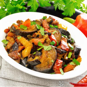 Овощное рагу с баклажанами и кабачками