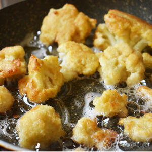  Обжаривайте соцветия капусты 