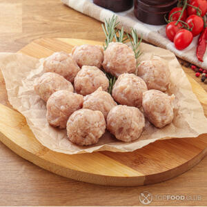 Сформируйте небольшие фрикадельки 