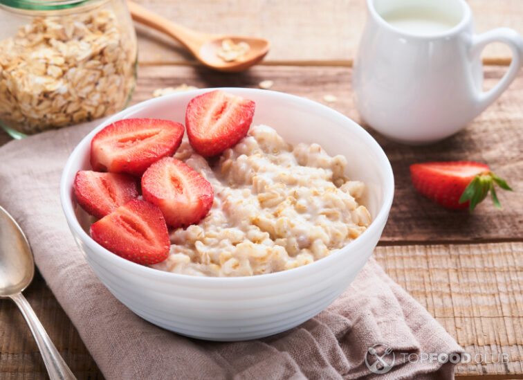 2025-02-05-ufocpw-oatmeal-bowl-of-oatmeal-porridge-with-strawberry-2024-07-31-19-40-59-utc