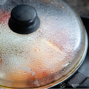 Тушить под крышкой