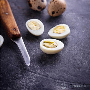 Режем яйца.