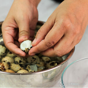 чистим яйца