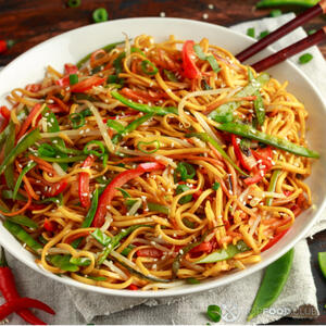 Яичная лапша с овощами