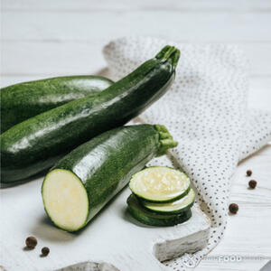 Режем кабачок цукини