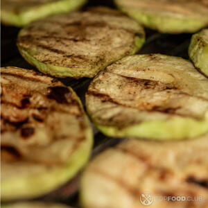 кабачки на решетке