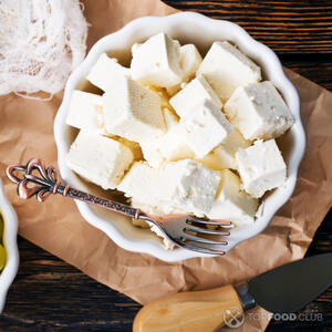 Раскрошить фету