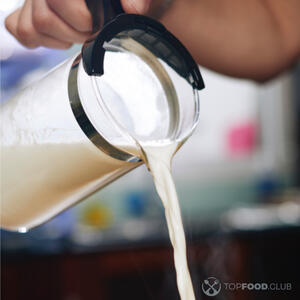 Греть молоко