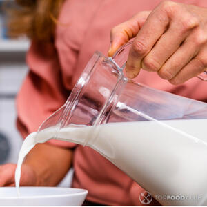 Налить сливки