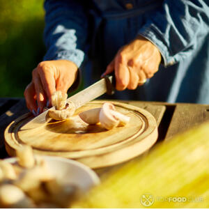 Грибы нарежьте