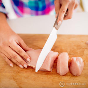 нарезаем курицу