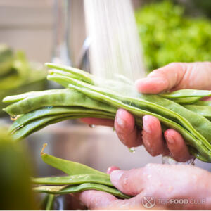 Берём сочную зелёную стручковую фасоль 