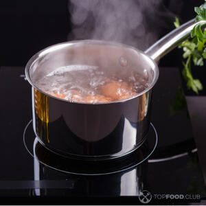 Варить яйца