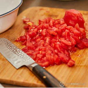 Помидоры нарезанные