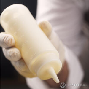 добавляем майонез