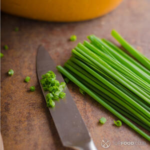 Нарезаем лук